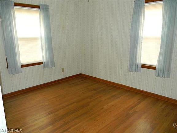 3rd image of 5755 E 139th St