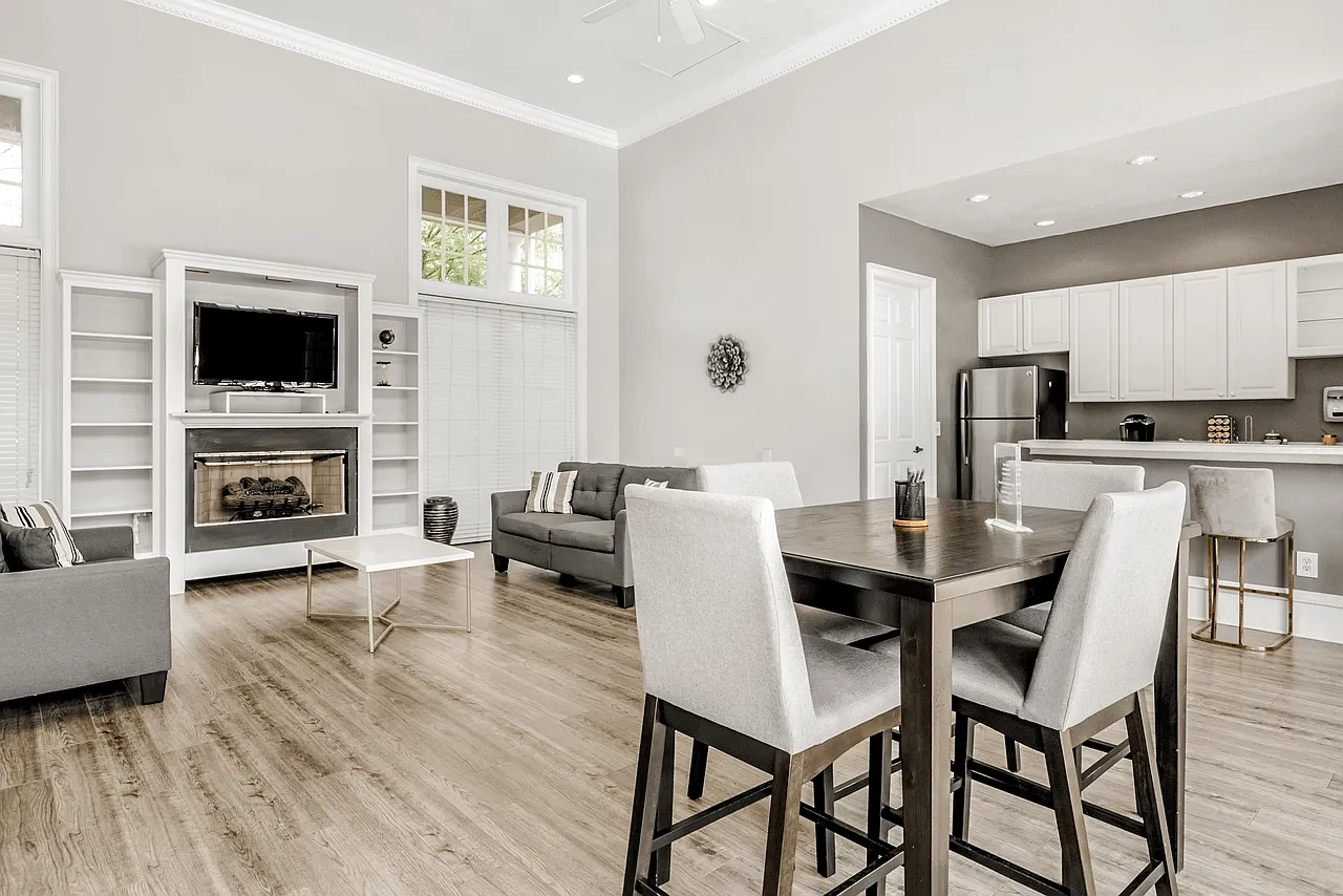 Wyndham Place Apartments — Photo 3
