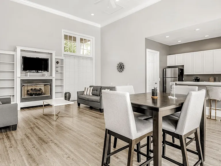 Wyndham Place Apartments — Photo 3