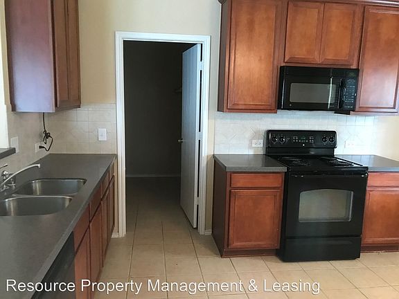 5th image of 1017 Shackelford Ln