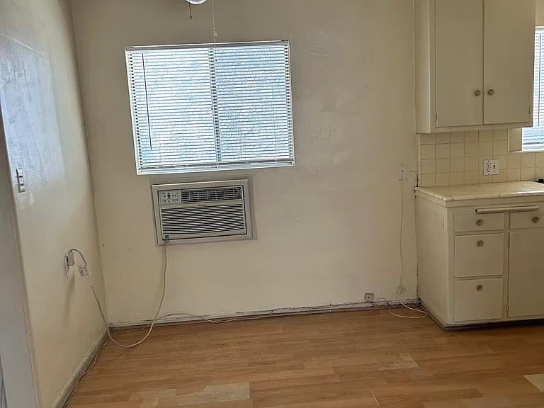 5763 Laurel Canyon Blvd #4 — Photo 7