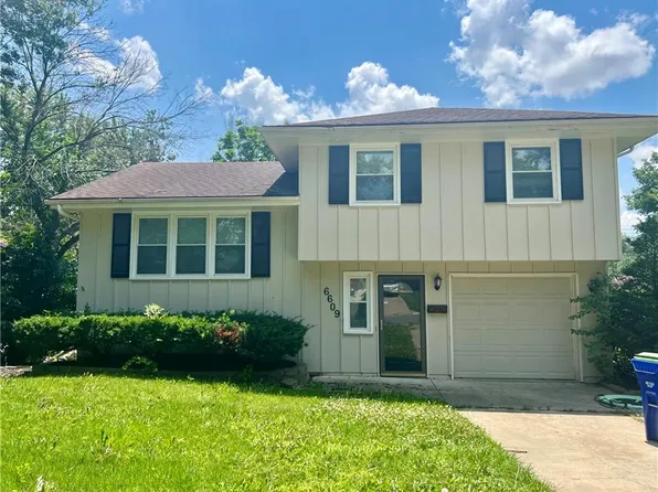 6609 E 134th St, Grandview, MO 64030