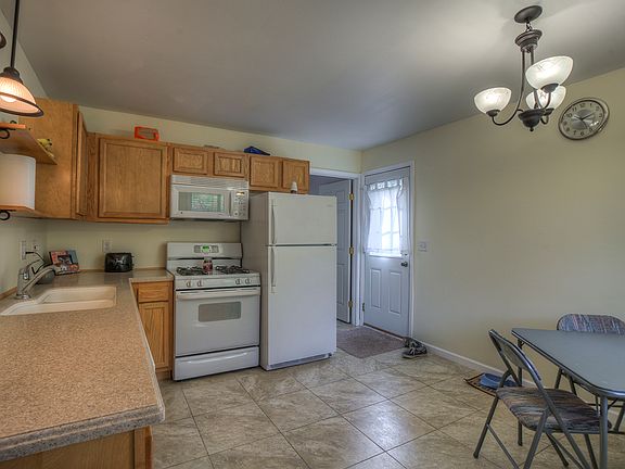 3rd image of 41753 McBride Ave