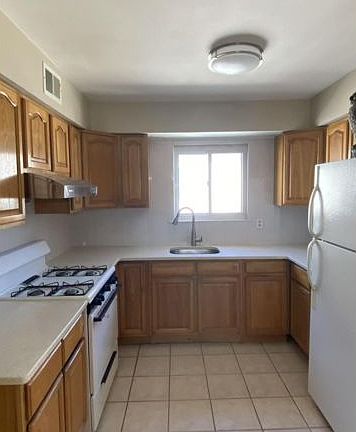 4th image of 3412 Brookside St Floor 2