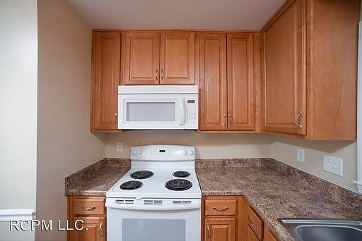 4th image of 4434 Bonnell Dr NW APT D