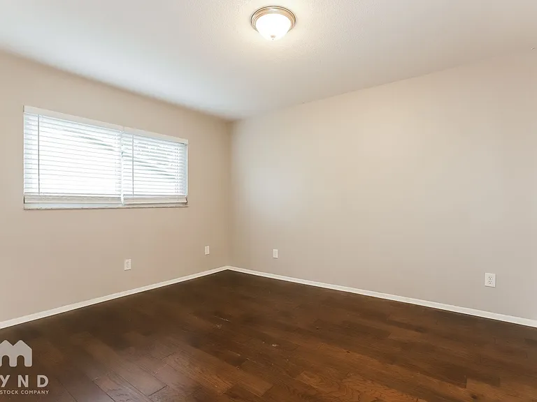 305 Silver Hill Dr — Photo 12