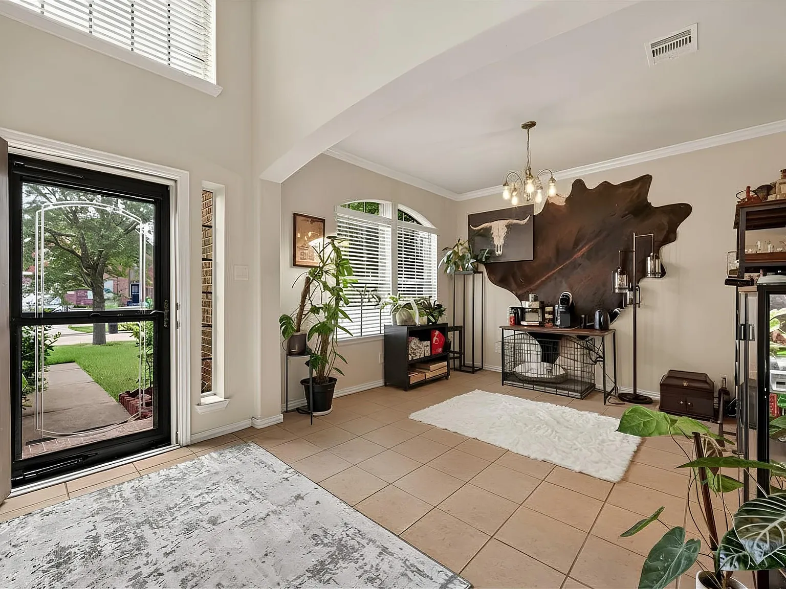 4 bed, 2.5 bath, 2603 sqft, $2,625 — Photo 4