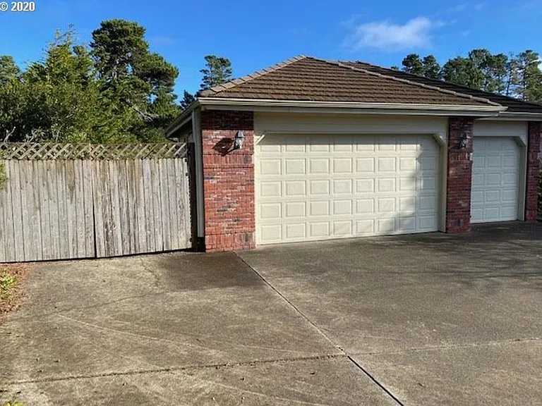 114 Ocean View Ct — Photo 4