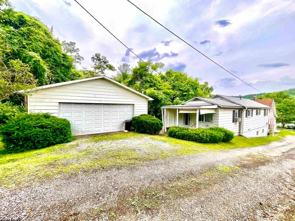 63 Monongahela Ave, Westover, WV 26501