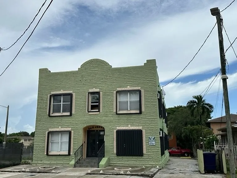 1639 NW 3rd St — Photo 18