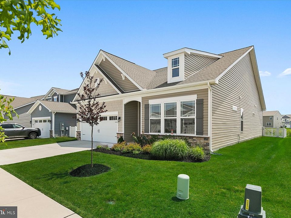 1st image of 37110 Sparkling Sea Dr