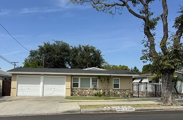2 bed, 725 sqft, $2,350 — Photo 1