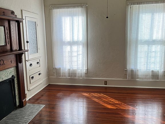 4th image of 238 SW 2nd Pl Unit A
