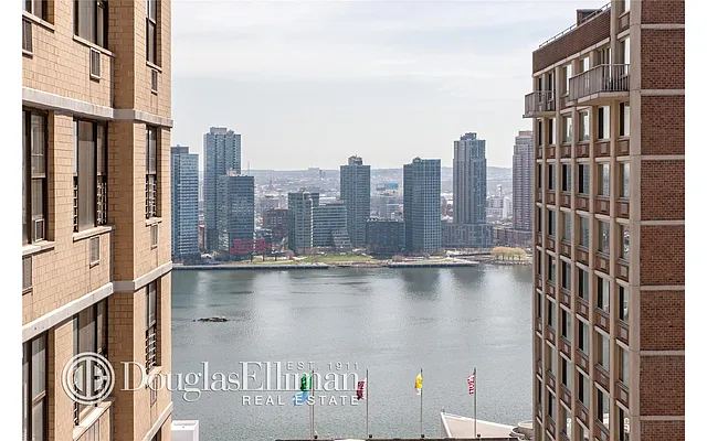 Sold by Douglas Elliman | media 14