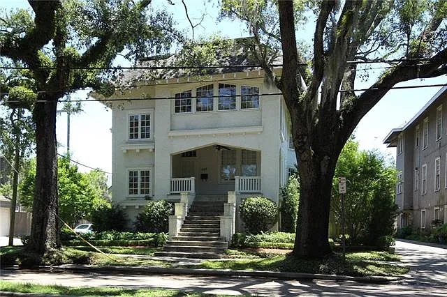 537 Broadway St — Photo 1