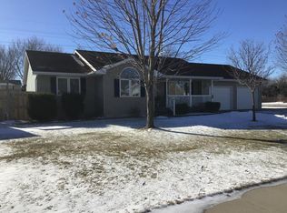 4183 Indianhead Rd, Grand Island, NE 68803