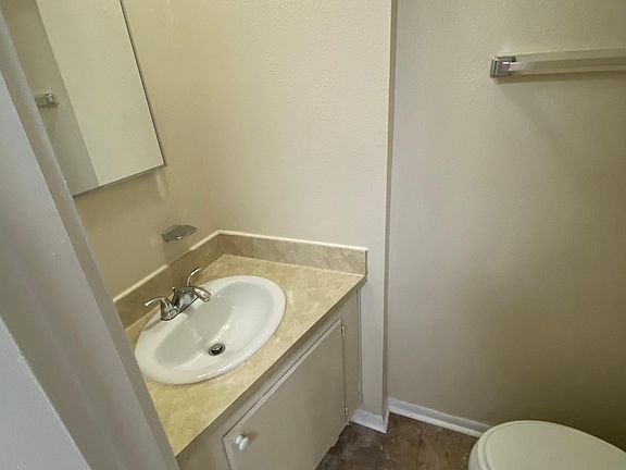 2nd image of 3927 Keswick Pl #3927