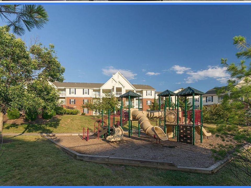 1st image of 2559 Farmcrest Dr APT 1001