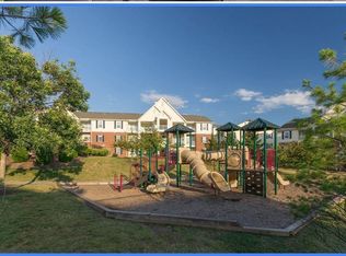 2559 Farmcrest Dr APT 1001, Herndon, VA 20171