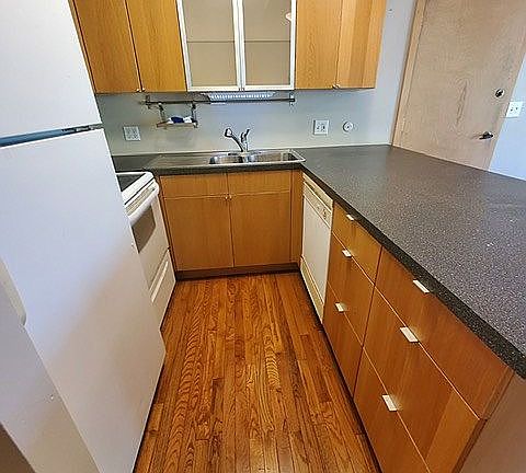 3rd image of 5506 E Lake Dr APT B