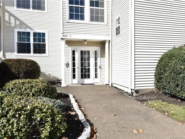 2390 State Street #2Y, Hamden, CT 06517