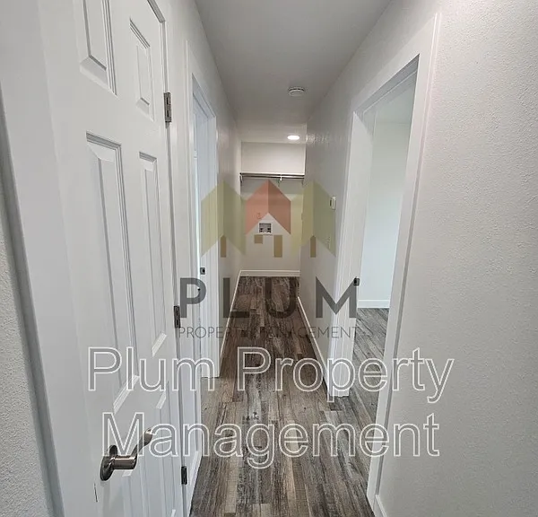 2340 Fairview Ave #2 — Photo 9