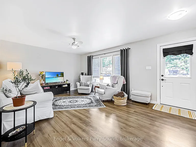 6 Lawrence St #A — Photo 8