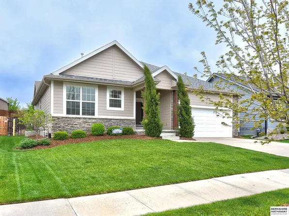 8214 N 173rd St, Bennington, NE 68007