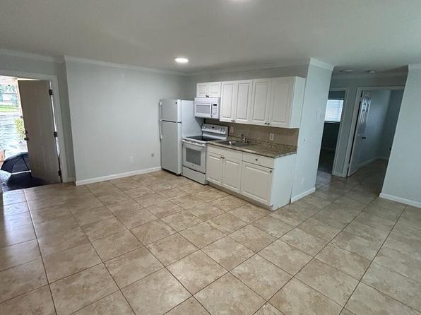 1119 NW 6th Ave APT 4