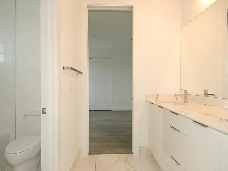 1435 SW 23rd St — Photo 16