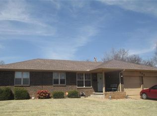 709 E Towry Dr, Midwest City, OK 73110
