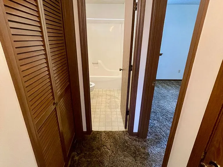 4515 W Millbrook Dr — Photo 23