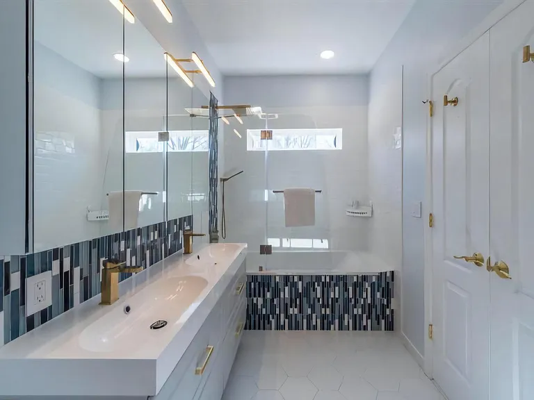 6931 Rolling Creek Way — Photo 12