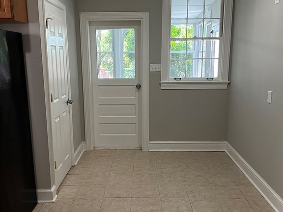 4th image of 151 Sutherlin Ave