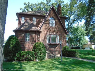 35358 Elm St, Wayne, MI, 48184
