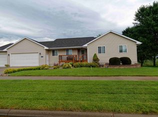 1611 Holiday Dr, Canton, SD 57013