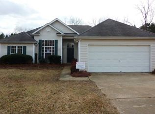 15 McIntosh Estates Dr, Sharpsburg, GA 30277