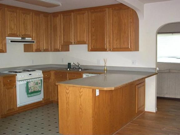 3rd image of 208 Scenic View Dr