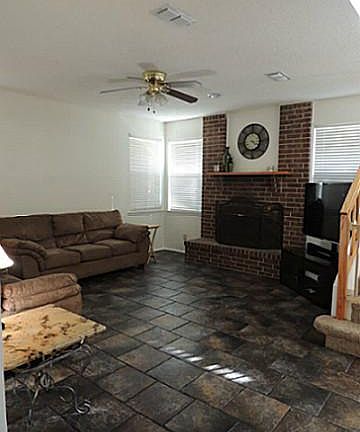 3rd image of 2913 Clovermeadow Dr