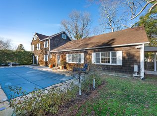 89 Pine St, Southampton, NY 11968