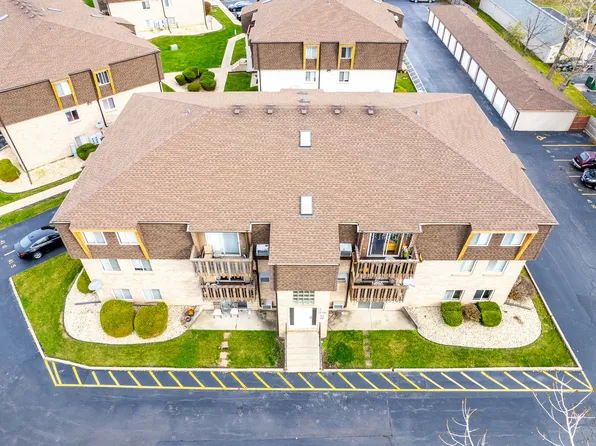 2341 Bicentennial Ave APT 2, Crest Hill, IL 60403