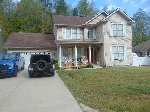 1st image of 120 Rose St