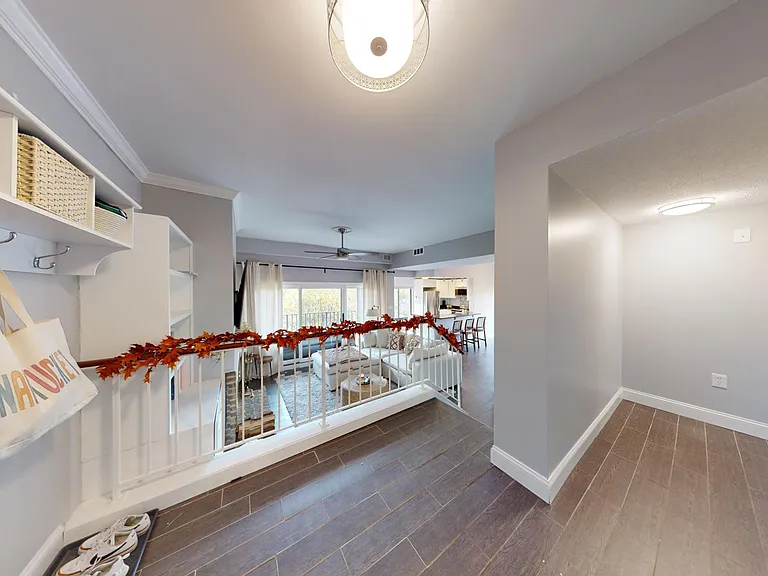 124 Roberts Ln #401 — Photo 4