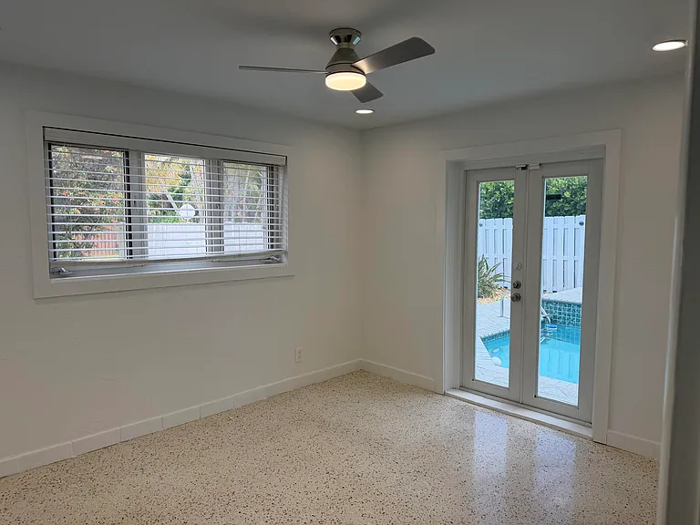 204 S Seacrest Cir — Photo 20