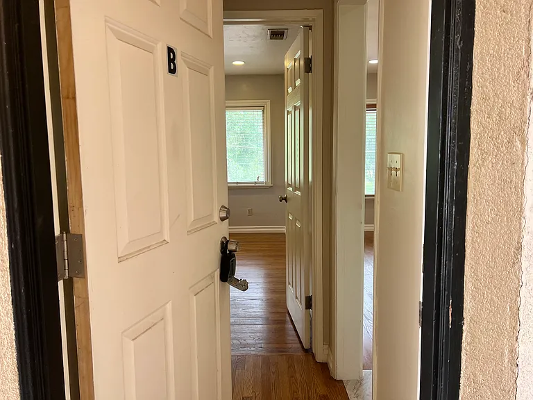 1787B Prince Albert Dr — Photo 4