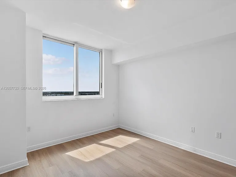 1745 E Hallandale Beach Blvd #2007W — Photo 35