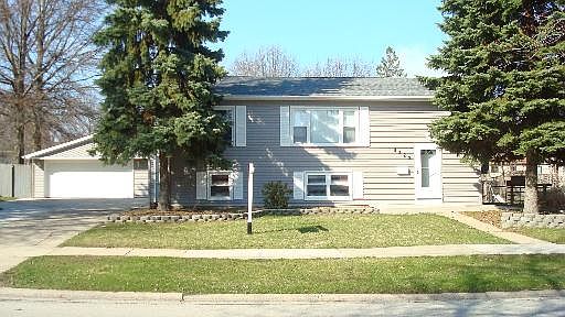 1st image of 9222 W Fairway Dr