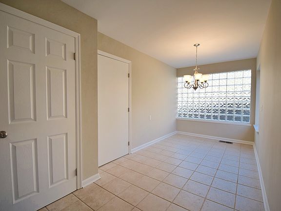 5th image of 2716 Westbrook Dr