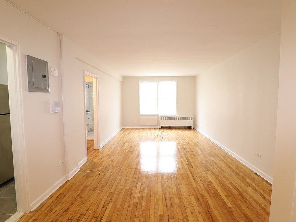 1st image of 14345 Sanford Ave APT 504