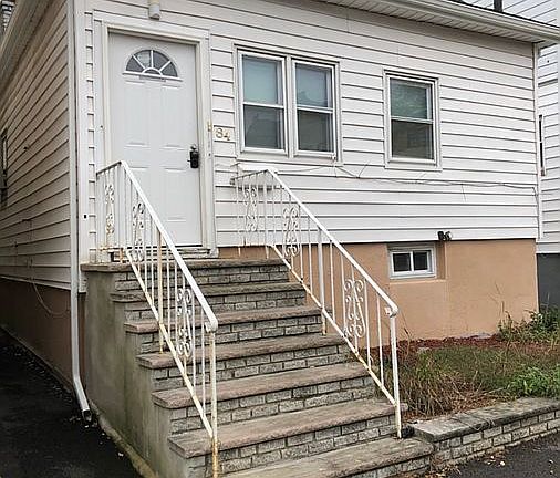 4th image of 84 Brookwood St
